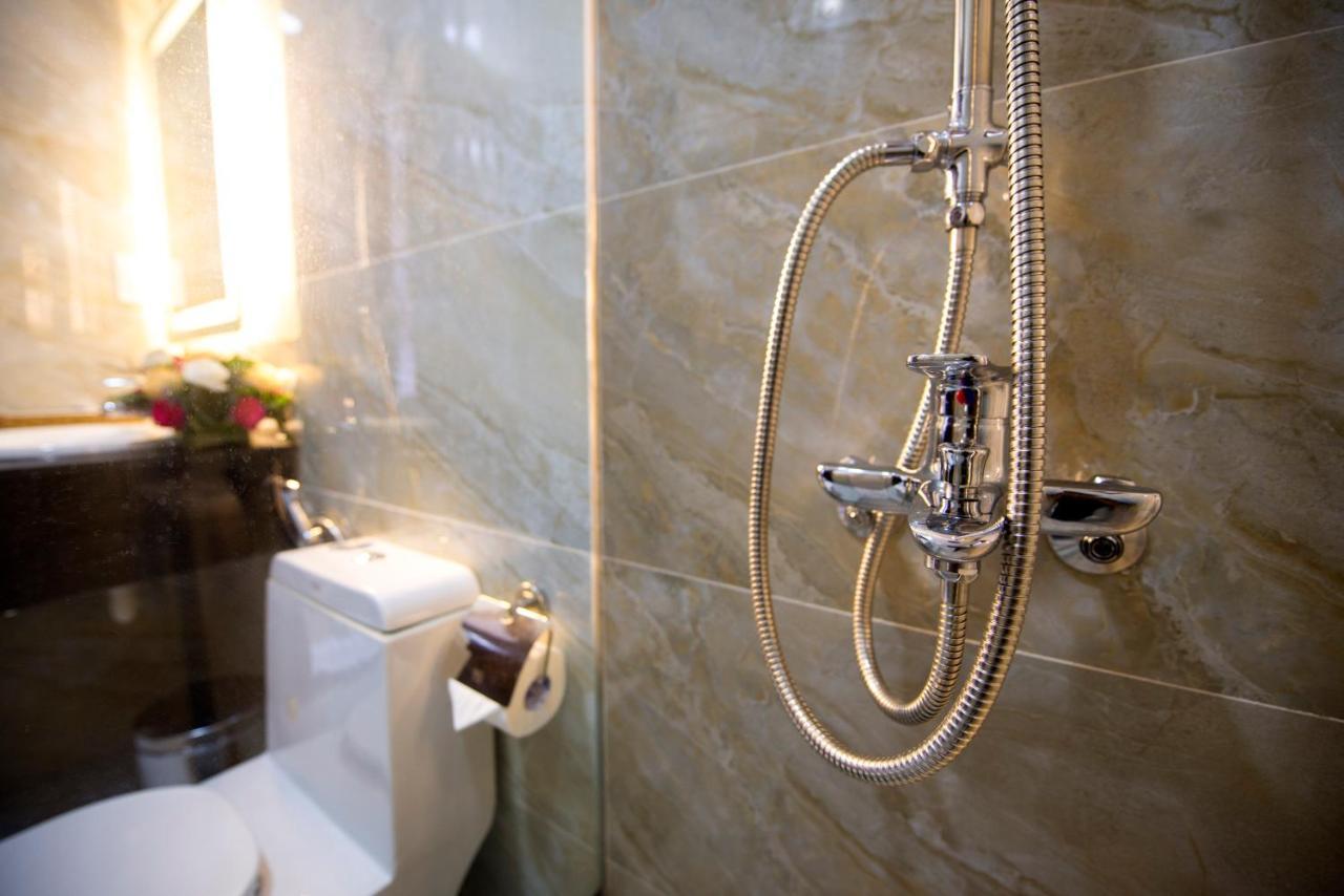 Dac Tin Luxury Hotel Туихоа Экстерьер фото